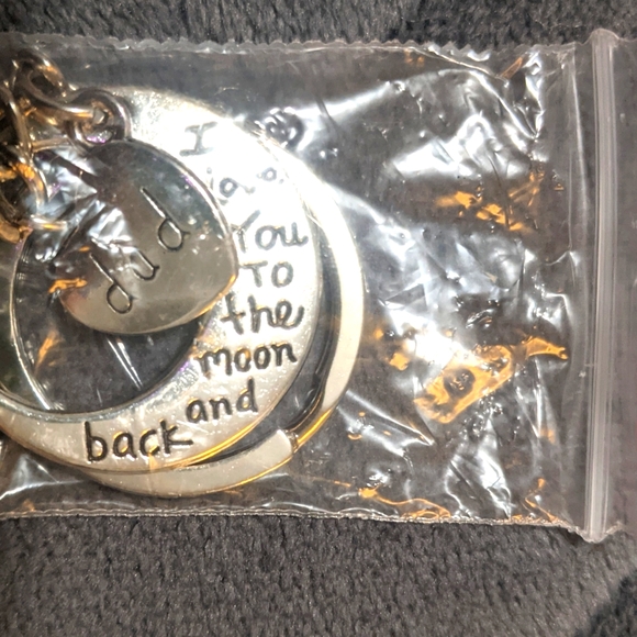 Heart ❤️ & Moon 🌙 Dad Keychain - Picture 2 of 3